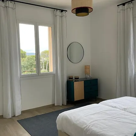 For 6 With Terrace 100 M From The Sea *