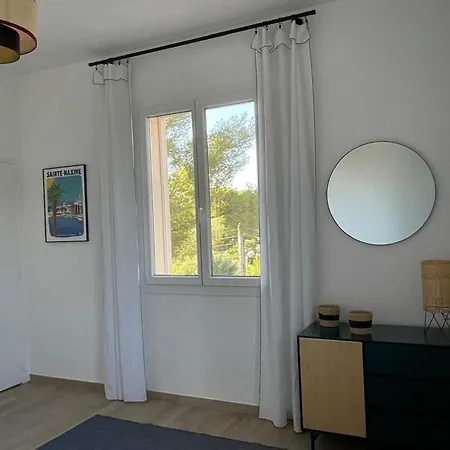 For 6 With Terrace 100 M From The Sea Saint-Raphaël