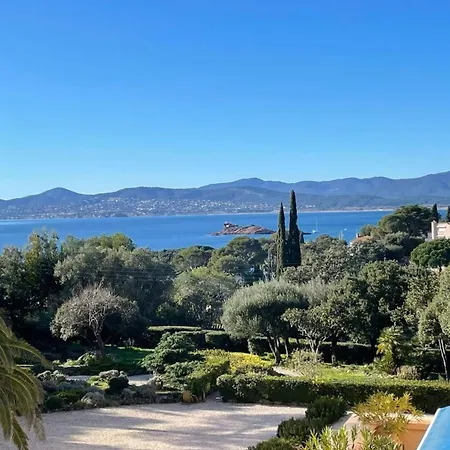 Apartment 4P With Terrace 100 M From The Sea * Saint-Raphael (Var)