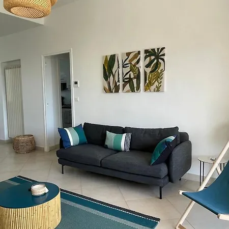 For 6 With Terrace 100 M From The Sea Διαμέρισμα