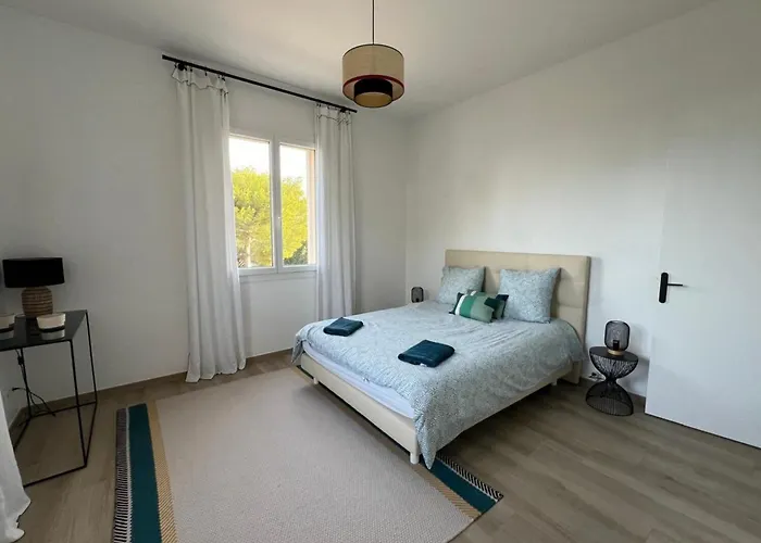 For 6 With Terrace 100 M From The Sea 아파트